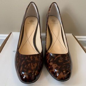 Isola Leopard Block Heel Pump